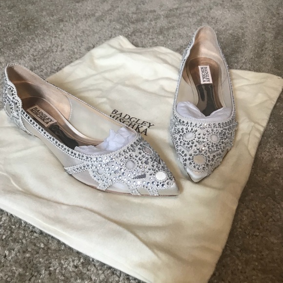 Brand new Badgley Mischka flats - Picture 1 of 4